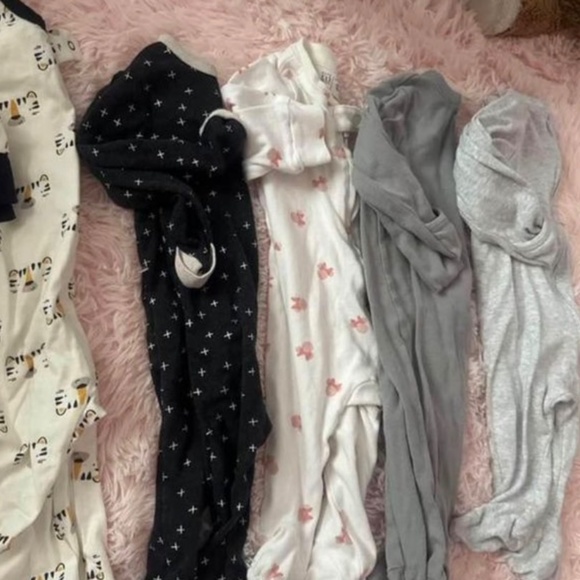 Baby Clothes & Sleepers - Picture 9 of 9